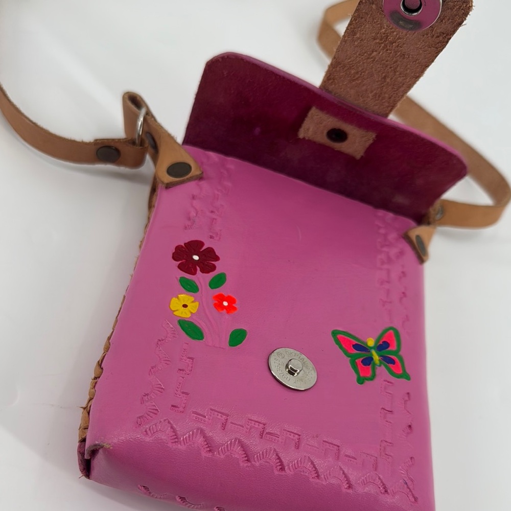 Vintage Artisan Artsy Tooled Leather Floral Butterfly Made In Mexico Crossbody - Picture 9 of 14